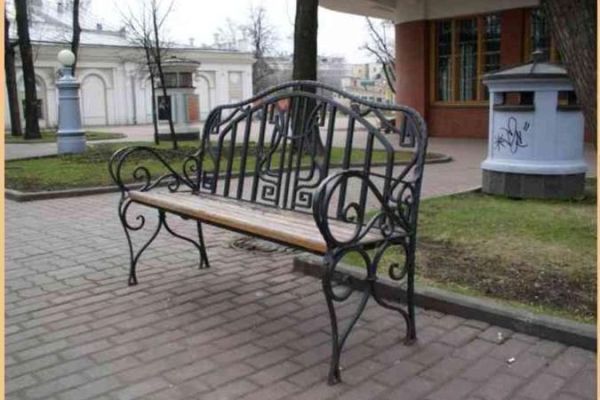 Пример нашей работы в категории Кованые скамейки