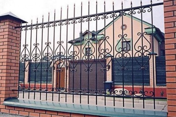 Пример нашей работы в категории Кованые заборы и ограждения